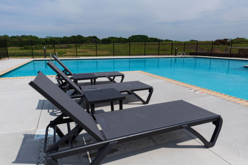 Siesta Hills outdoor pool and lounge area in Mankato Minnesota