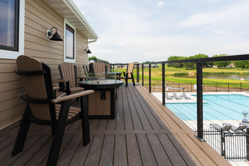 Siesta Hills patio seating area overlooking community in Mankato Minnesota