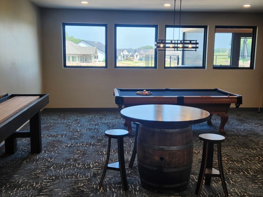Siesta Hills clubhouse lounge and game room in Mankato Minnesota