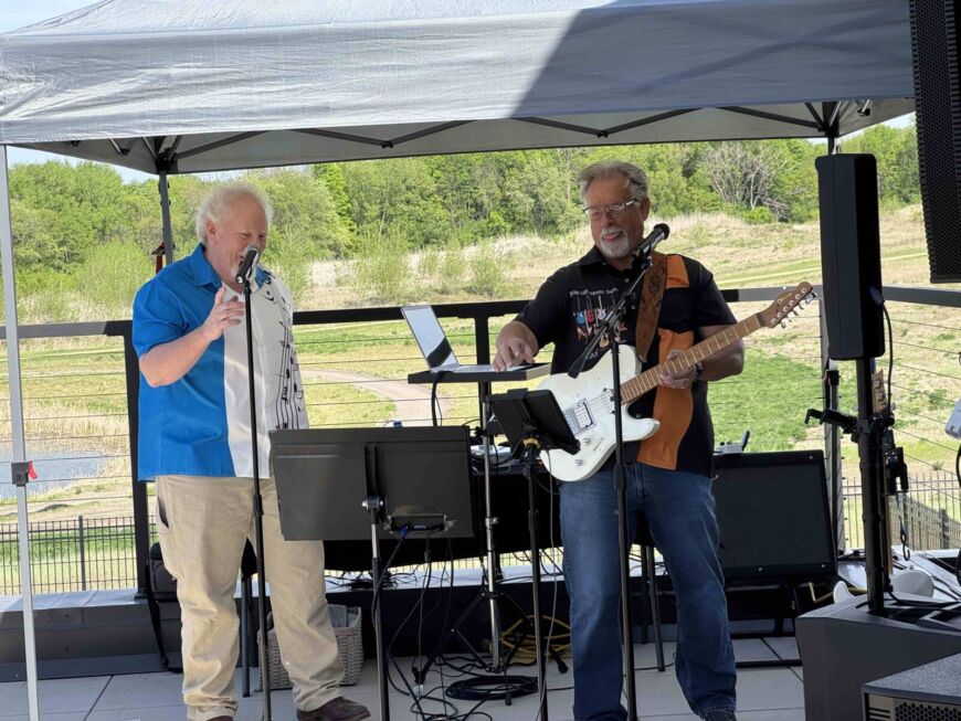 Siesta Hills Mankato Hoa Gathering With Band (4)