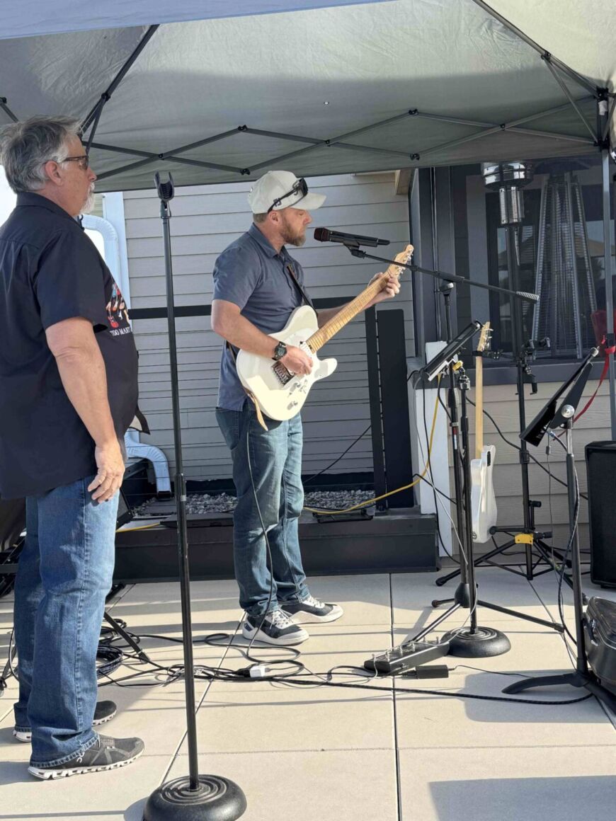 Siesta Hills Mankato Hoa Gathering With Band (5)