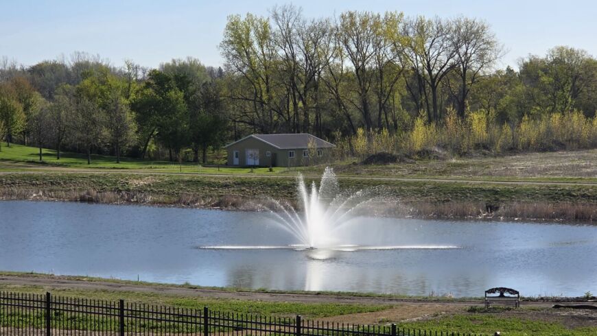 Siesta Hills neighborhood in Mankato Minnesota with pond and fountain